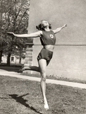 Gymnastikuppvisning på flickläroverket, 1948