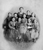 Klass 2 på Elementarskolan för flickor, ca 1872