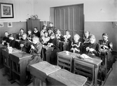Slöjdundervisning på Risbergska skolan, 1908
