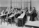 Klass 7b på Elementarskolan för flickor, 1915