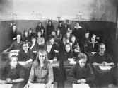 Skolklass på Elementarskolan för flickor, 1917