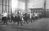 Gymnastiklektion på Risbergska skolan, 1920-tal