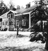 Almbyhemmet, 1956-1957