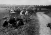 Tröskarbete på Varberga gård, 1930-tal