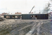 Byggnation av Hjärstastugan, 1979-04-19
