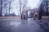 Porten till norra kyrkogården, 2000-03-03