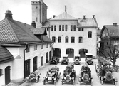 Brandbilar på brandstationens gårdsplan, 1930