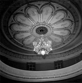 Takkrona i stuckatur i gamla teatern, 1960-tal