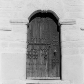 Kyrkdörr på Hardemo kyrka, 1960-tal