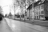 Bil vid tobaksaffär på Slussgatan, efter 1967