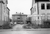 Skylt för firman Vatten och värme på Villagatan, 1971