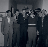 Bild tagen i samband med att flyktingar kom ifrån Ungern 1956. Unga män som dricker. Hösten 56 - våren 57.