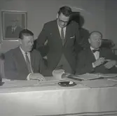 Sveriges socialdemokratiska arbetarparti. Namn tillhörande kuvert till bild: T. Daniel, Prim, Ahlbeck, Blad, Alf Johasson.