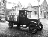 Lastbil på Östra Bangatan, 1920-tal