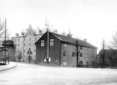 Arbetshuset framför Örebro slott, 1911