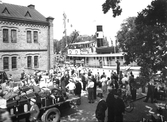 Folksamling vid Hamnkontoret, 1930-tal