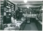 Västerås, Köpmangatan 1.
Interiör från Wennbergs bokhandel. C:a 1940-1950-tal.