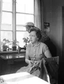 Vid symaskinen, våren 1954