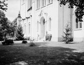 Ingång till Nora kyrka, 1951