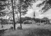 Vy mot Hovsta kyrka och gamla ålderdomshemmet, 1930-tal