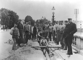 Nedläggning av gasledning på Storbron, 1905