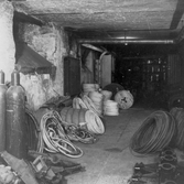 Kabelförråd i källare, 1940-tal