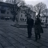 Två män på torget i Borgholm. Bild tagen i samband med ölandsbränderna. Göran Johansson blev i tingsrätten dömd som skyldig men friades i hovrätten.