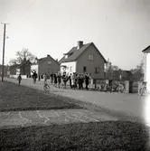 Blåsorkester spelar vid första majfirande i Borgholm.