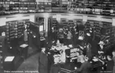 Utlåningshallen på Stadsbiblioteket, 1948