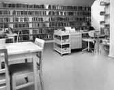 Utlåningsdisk på patientbiblioteket på Regionsjukhuset, 1970-tal