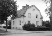 Villa i hörnet Oskarsvägen 32 och Slussgatan 29, 1967