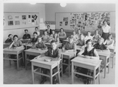 Klassfoto på Holmens skola, 1956-1957