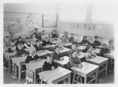 Klassfoto på Lars Vivalliusskolan, 1960-1961