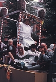 Paradvagn rullar genom Örebro, 1970-tal