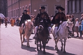 Dom tre musketörerna rider på Skolgatan, 1970-tal