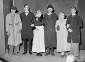 Skådespelare i pjäsen Stor-Klas och Lill-Klas.på scen i Vintrosa, 1950-tal