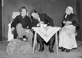 Pjäsen Stor-Klas och Lill-Klas på scen i Vintrosa, 1950-tal