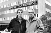 Personal framför Stadsbyggnadshus 1, 1988