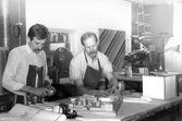 Modelltekniker i arbete på kommunens modellverkstad, 1989