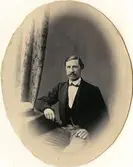 Porträtt av konstnär Carl Adelsköld (1830-1914)