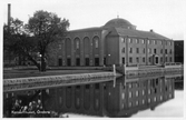 Konserthuset speglas i Svartån, 1932 efter