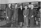 Gruppfoto på Örebro Stadsbibliotek på Fabriksgatan, 1940-tal