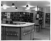 Bokyllor och informationsdisk i Stadsbibliotekets filial på norr, 1955