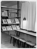 Barnavdelningens läsbord på Stadsbibliotekets filial på norr,, 1955