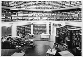Utlåningshallen på Örebro Stadsbibliotek på Fabriksgatan, 1960 ca