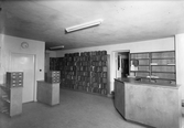 Utlåningsdisk och bokkatalogen i ABF-Biblioteket i Hallsberg, 1955