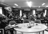 Läsesalen på Örebro Stadsbibliotek på Fabriksgatan, 1970-tal