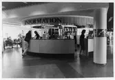 Informationsdisk på Örebro Stadsbibliotek på Näbbtorgsgatan, 1981