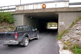 Bil i tunnel under motorvägen mot Bettorp, 2010-10-06