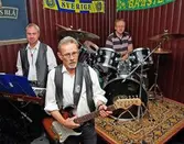 Lokalt dansband på Pizzeria Lamamia, Oxhagen, 2007-09-27